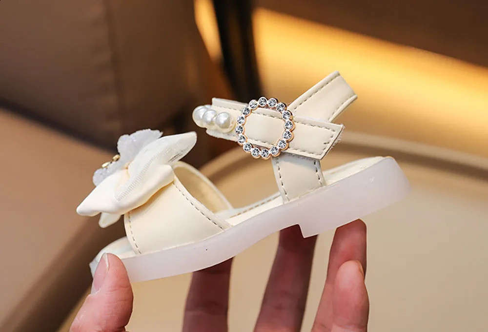 Summer Princess Sandals For Baby Girls Cute Bear Bow Fashion Toddler Shoes Soft-soled Breathable Casual Shoes For Infant Baby 250411