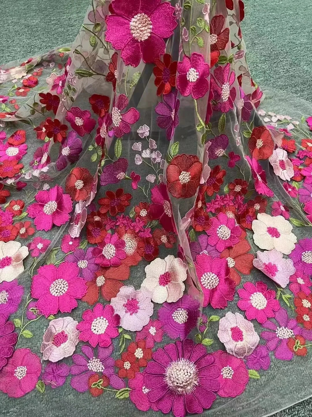Unilateral embroidered cloth 3D applique embroidered fabric high-end womens dresses wedding dress material 250407