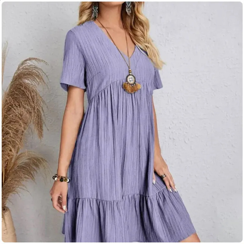 Womens summer Peplum dress spring Vneck short sleeved loose waist pleats suitable for Flare Vocation 250411