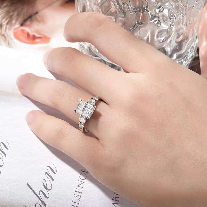 High Quality 3ct Moissanite Engagement Ring 925 Sterling Silver Gra Moissanite Ring Wholesale