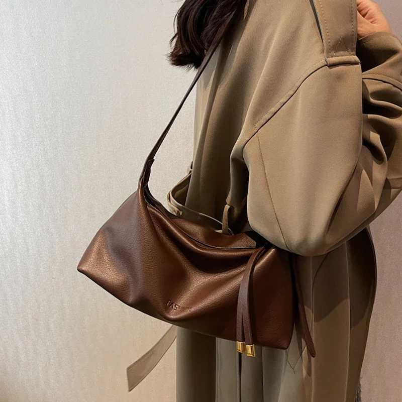 Soft Pu Leather Casual Commuter Womens Shoulder Hobos Bags Versatile Solid Color Ladies Crossbody Bag Simple Female HandbagsT2511112