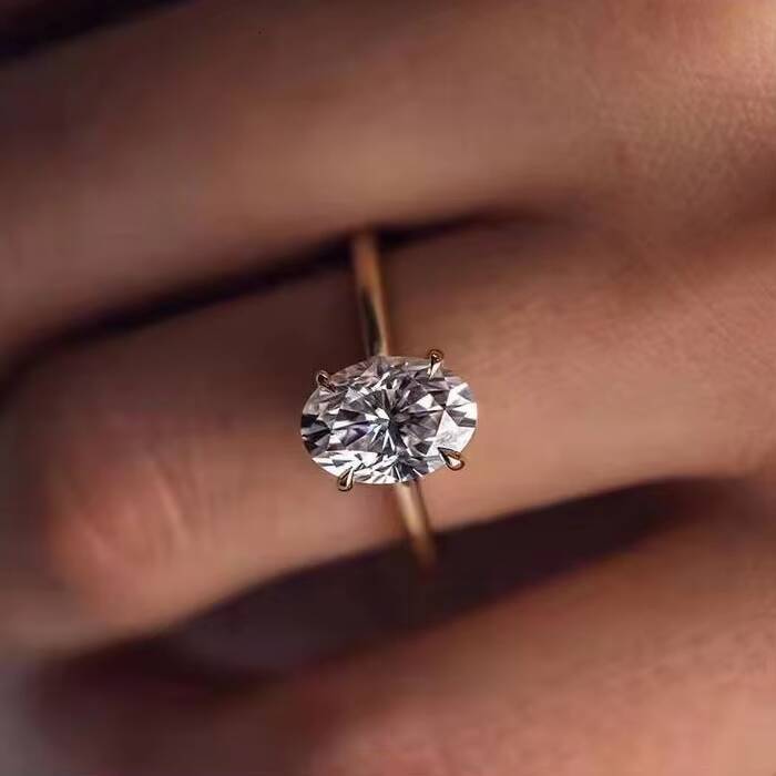 Classic 4 Prong Custom 18K White Gold Yellow Gold 2ct Oval Moissanite Diamond Ring Fine Jewelry Engagement Ring