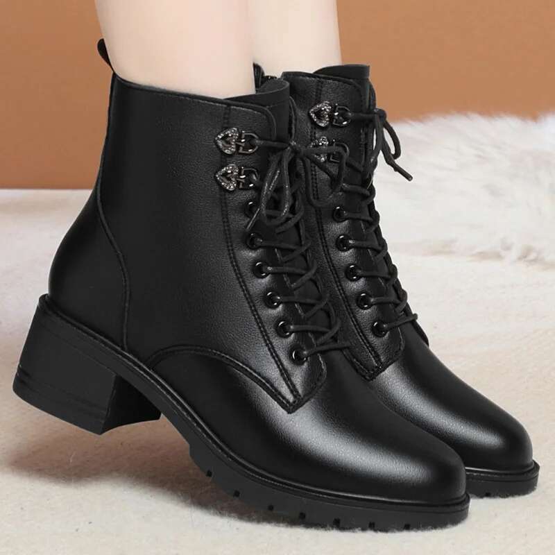 2025 New Women's British Short Cotton Trendy Flat Warm Thick Heel Wool Designer Fashion Leather Boots