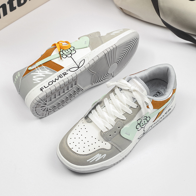 Instagrammable Graffiti-style Skate Shoes for Couples - Unique Sunflower Pattern Low-Top Sneakers, Gender-Neutral Streetwear