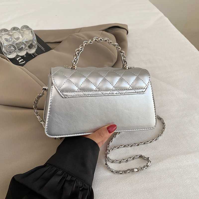 Womens Small Crossbody Bag Single Shoulder Handbag with Chain Strap - Mini Purse for Casual Daily Evening UseW251111