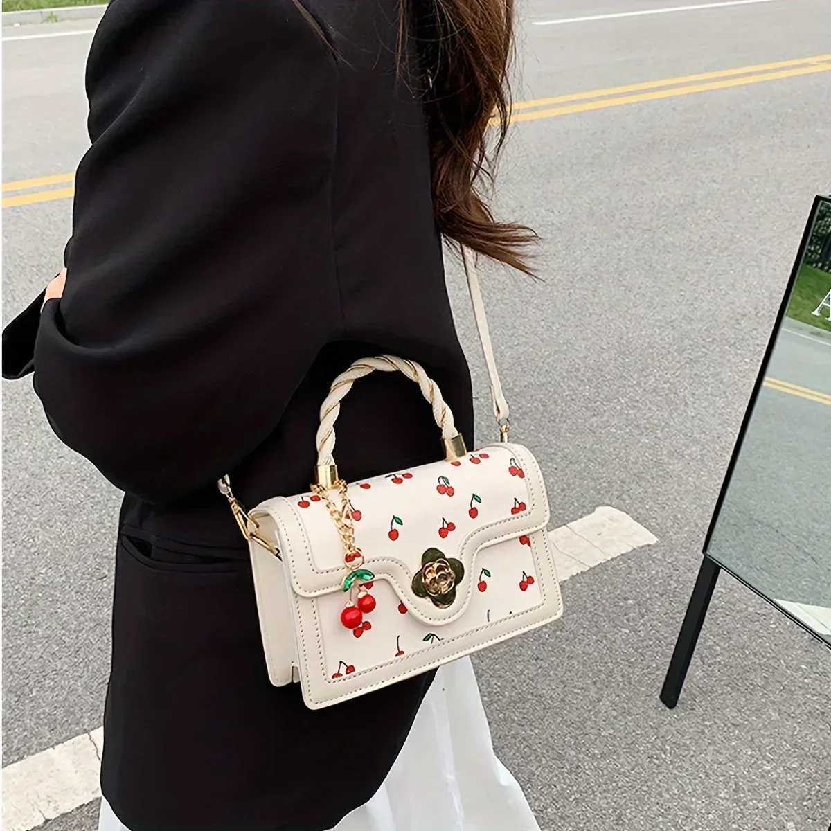High quality textured womens Fi handbag new style fashionable messenger bag multi-color small square bagXJ250412