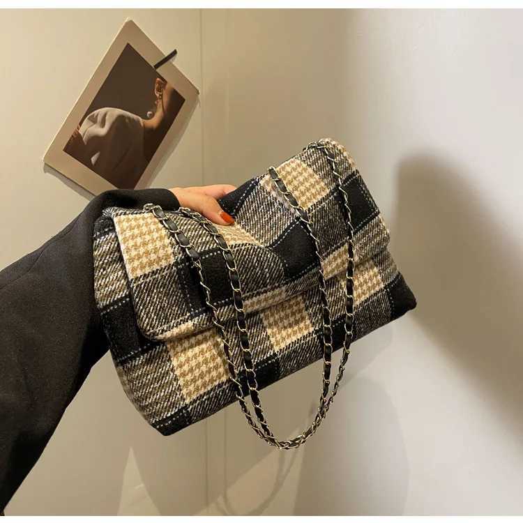 2025 New Tweed Plaid Bag for Women Autumn Winter Popular Versatile Shoulder Crossbody Bag Retro Color Block PurseW251112