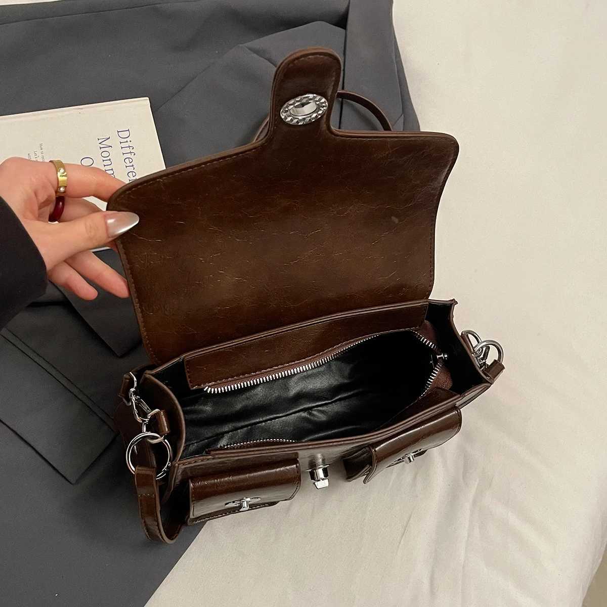 Womens Glossy Crossbody Bag Solid Color PU Metal Initial CharmCute Pendant Large Capacity Flap Snap Adjustable StrapW251111