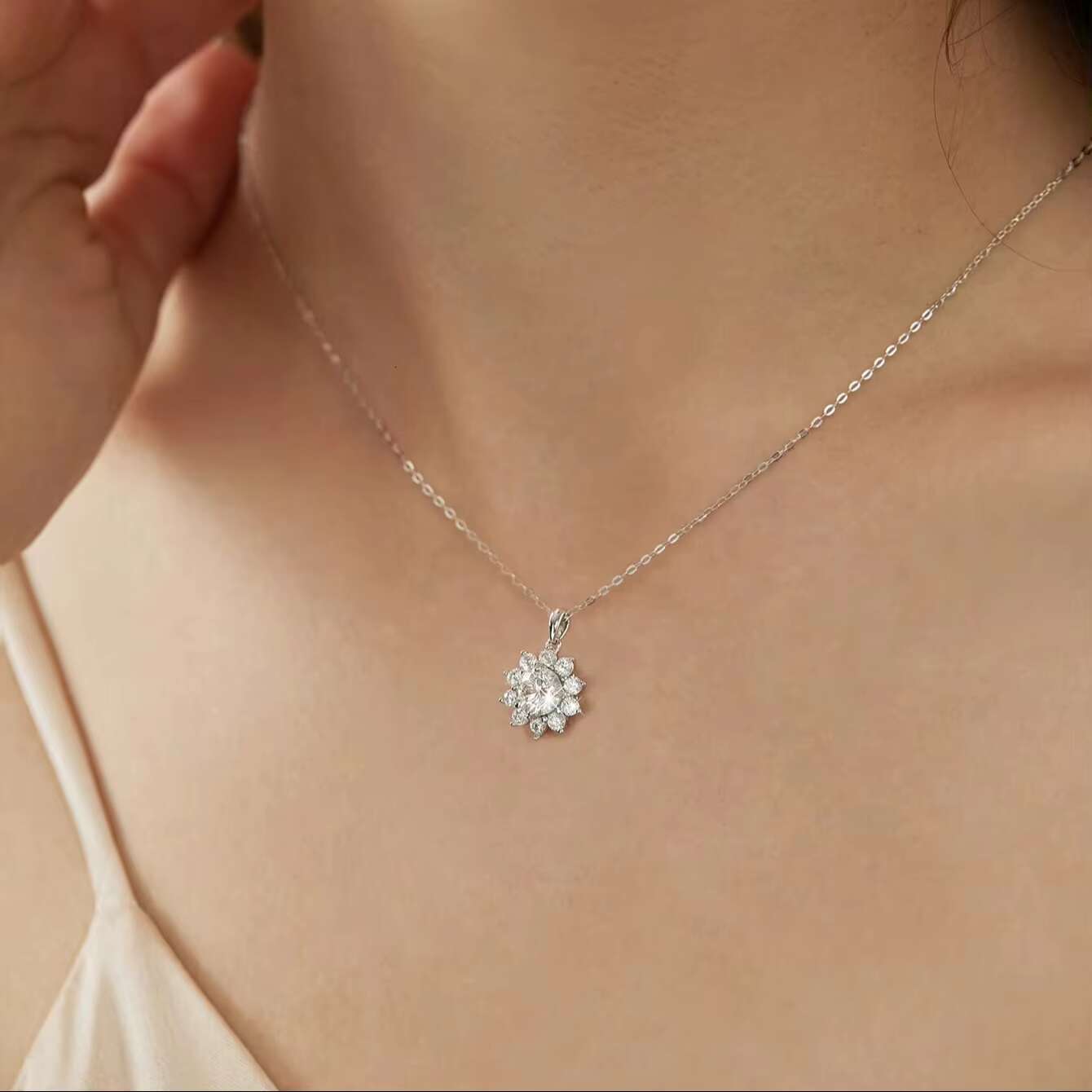 925 Sterling Silver Luxury Round Bag SNOW Necklace GRA Diamond Moissanite Pendant Necklace Women Wedding Fashion Jewelry