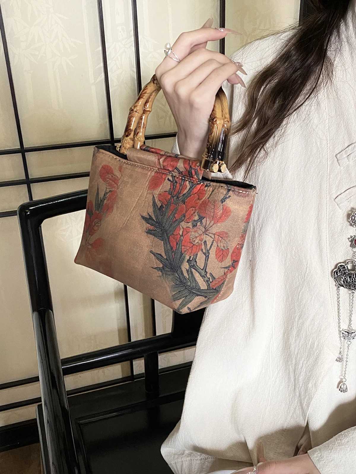 New Fi Printing Design Womens Canvas Handbag Ethnic Flower Womens Handbag Wooden HandbagXJ250412