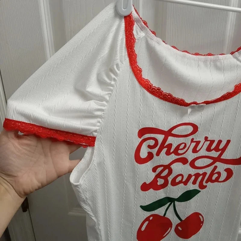 Y2k Cute Lace Decorative Short Sleeve Womens Tailored Top Korean Fashion Slimming T-shirt Cherry Print Tight corset Basic T-shirt 250410