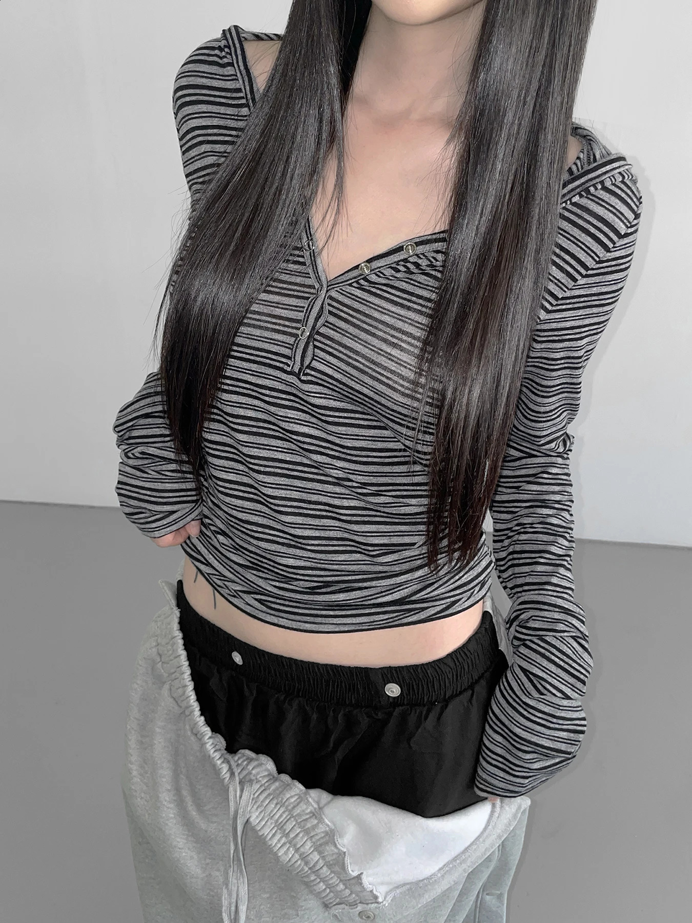 Casual striped corset long sleeved hooded Tshirt womens n slim fit simple and fashionable top 250411e