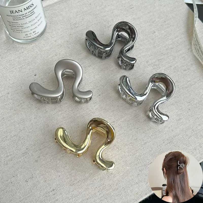 VANIKAs new simple irregular metal hair clip elegant geometric womens ponytail clip crab claw fashionable headwear Y2504012