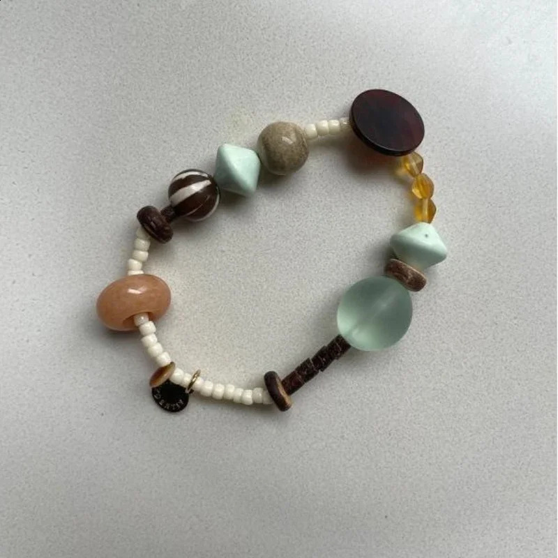 Fashionable Summer Natural Stone Beach Resort Bracelet Female Charm Primitive Natural Style Female Bracelet 250409