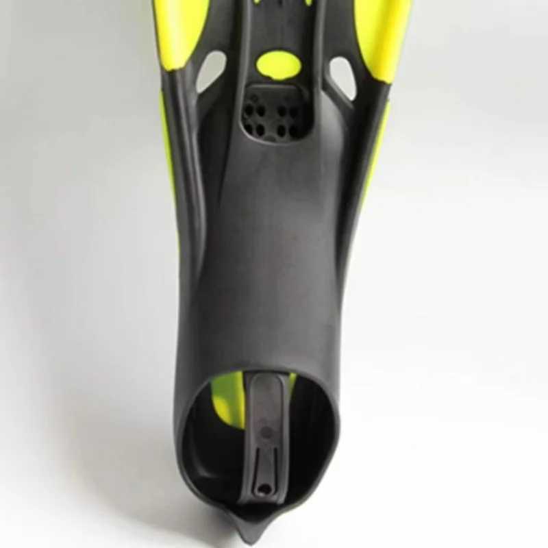 Flippers fins are used for swimming nap training chest freestyle and butterfly stroke. Made of silicone.Y250412
