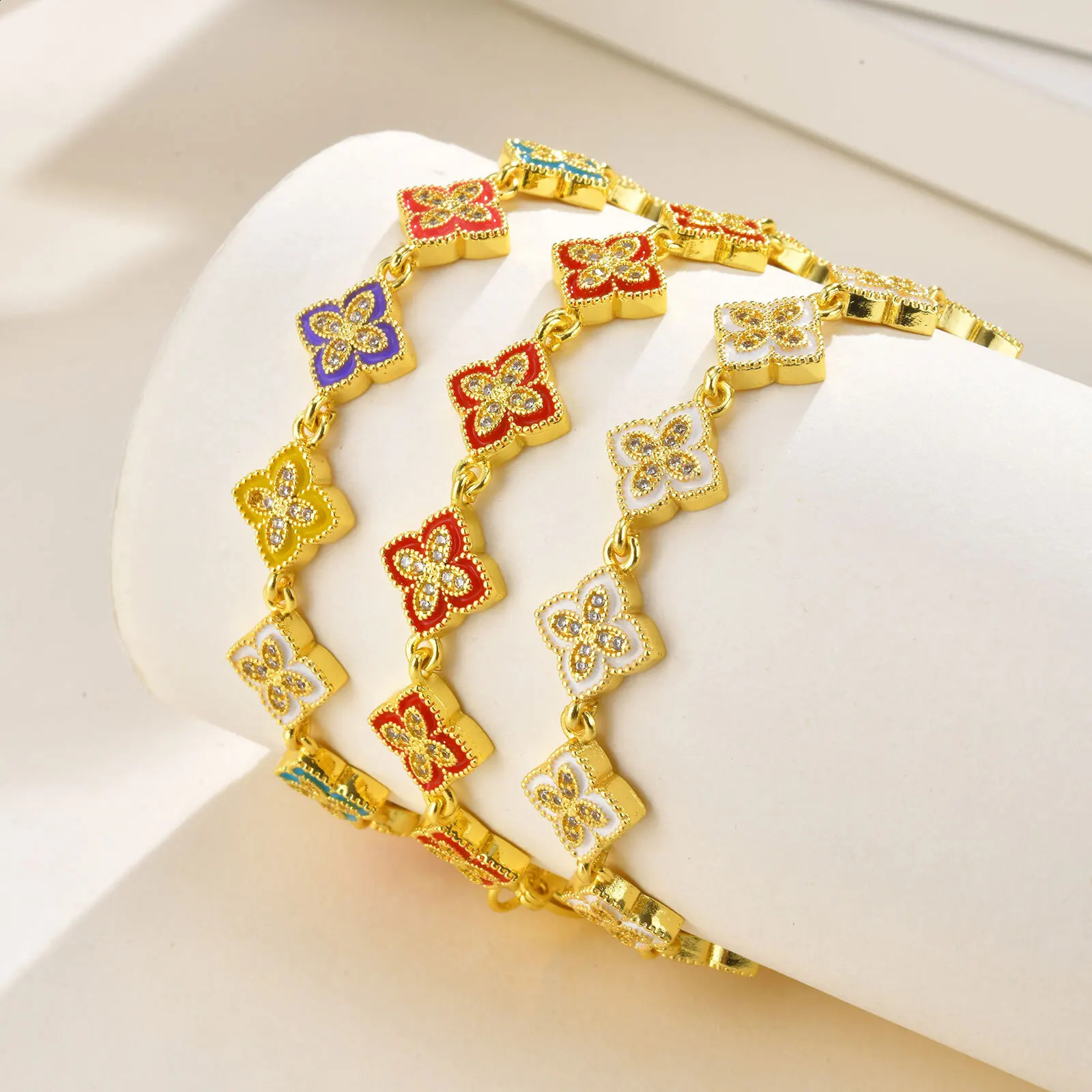 Vnox gorgeous four leaf clover bracelet Dainty zircon flower chain fashion jewelry gift for mom and girlfriend 250410