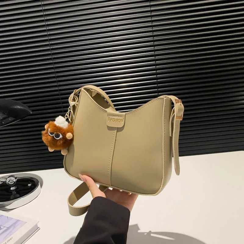 New Fi Versatile Bucket Bag Internet Celebrity Explosi Shoulder Messenger Bag Premium Texture Womens BagXJ250412
