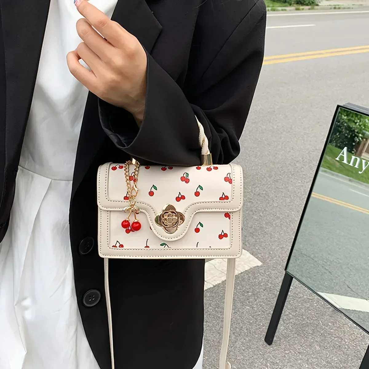 High quality textured womens Fi handbag new style fashionable messenger bag multi-color small square bagXJ250412