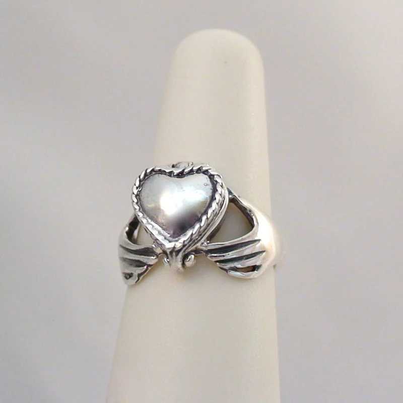 Unique heart-shaped hand lock Coffin ring secret small room open Lid ring mens party jewelryXJ250412