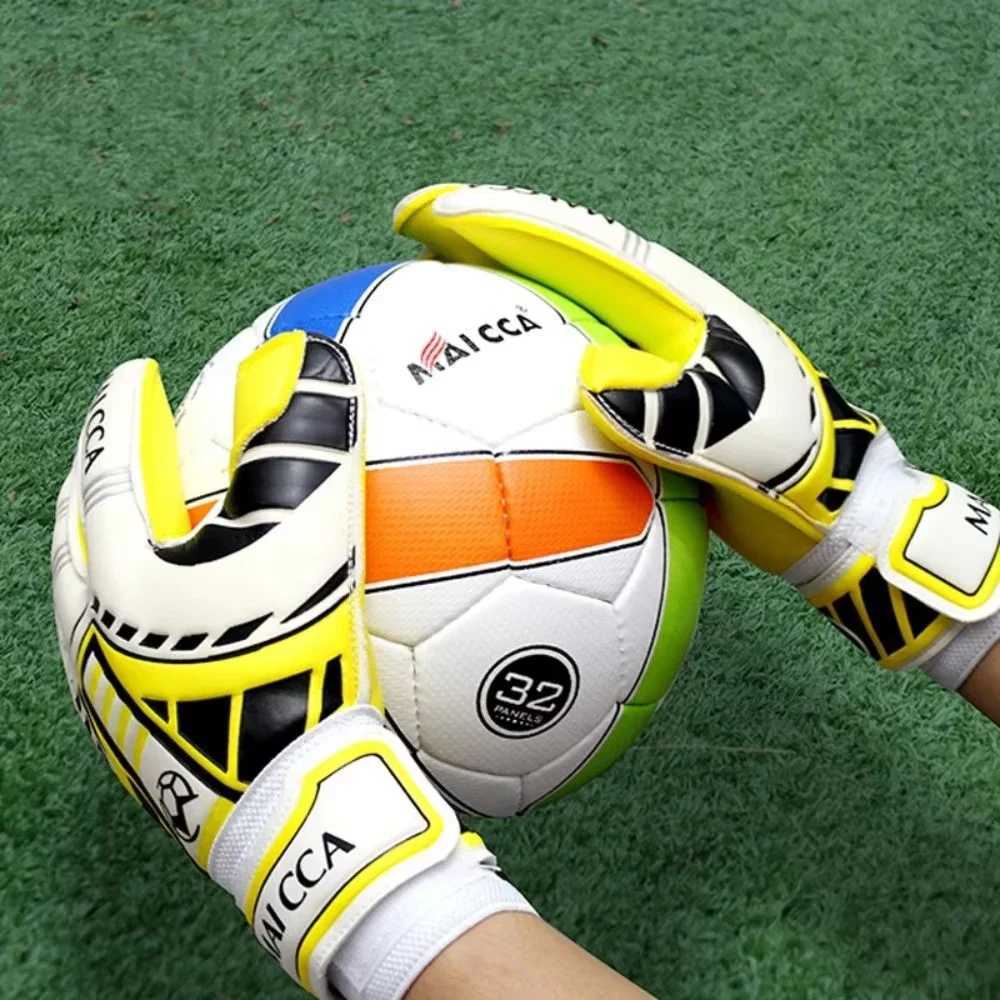Football Goalkeeper Gloves Training Gloves Professional Finger Protection Soccer Football Gloves Thicken Latex Goal KeeperW251112