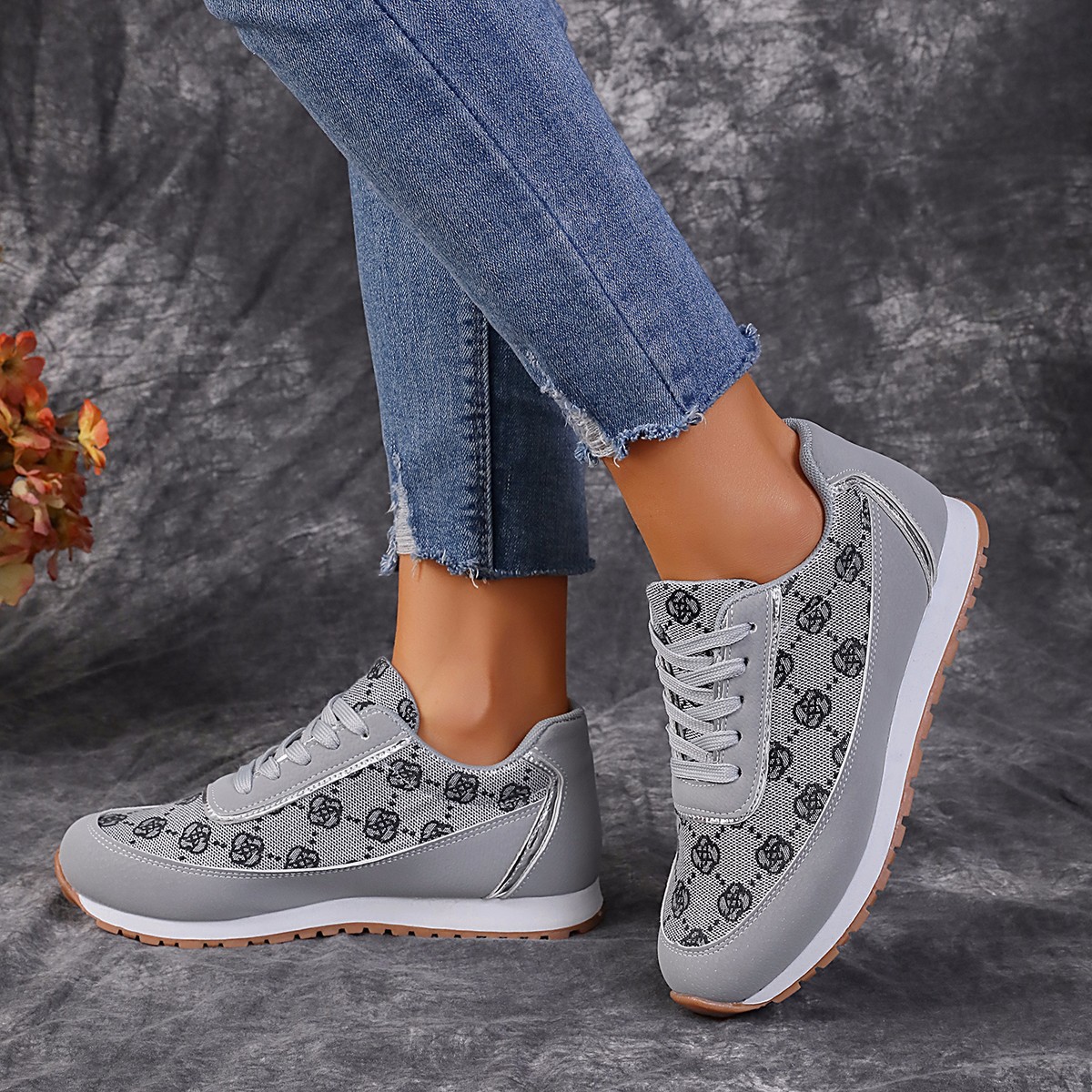 Designer 2025 New Women's Casual Sports Solid Color Single Shoes With Flowers European And American Foreign Trade Large-Size