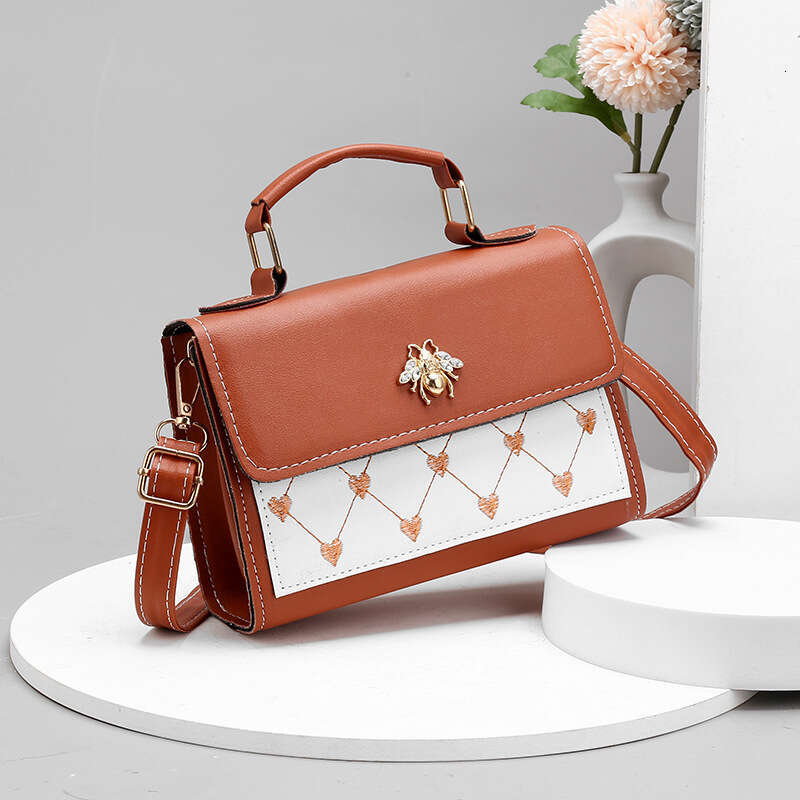 Fashionable Bee Handheld Small in 2020 Popular New Internet Celebrity Korean Version Fashion One Shoulder Crossbody Bag for Women