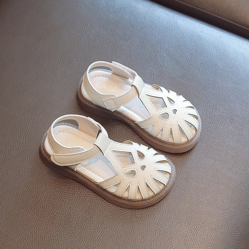 2024 Childrens Sandals Summer Girls Princess Toe Wrapped Flat Sandals Fashion Solid Color Kids Causal Cut-outs Non-slip Sandals 250411