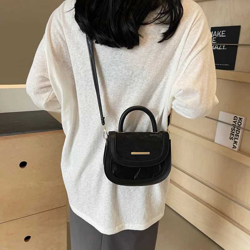 2025 Spring Summer New Womens Semi Circle Handbag Premium Ins Style Saddle Bag Cute Elegant Shoulder Purse for WomenW251112
