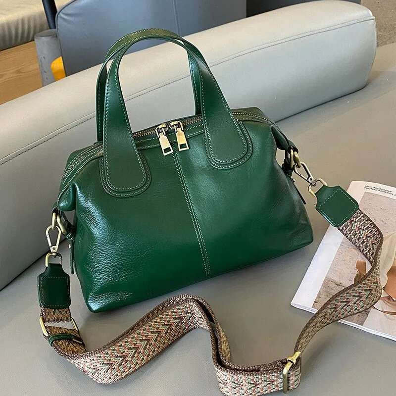 2025 New Fashion Large Capacity Genuine Leather Handbag Women's Shoulder & Crossbody Bags Retro Cowhide Tote Bag