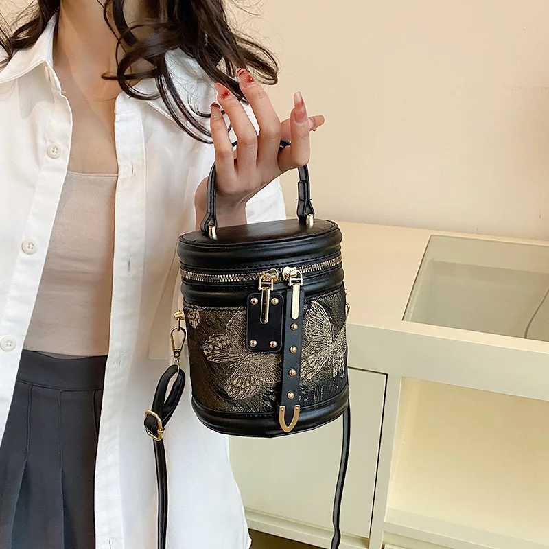 Embroidery Mini Shoulder Bag Womens Summer Bucket Bag Sahel Fi Cylinder Design Cross Body Bag Luxury Womens HandbagXJ250412