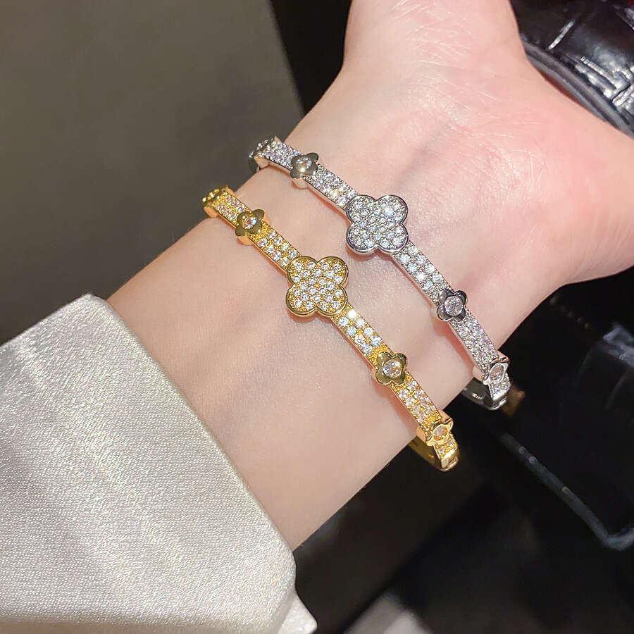 Designer Bracelet Luxury bangle 18K Real Gold Plated Zircon Flower Clasp Bracelet European and American Style Versatile Luxury High-end Jewelry for Wo