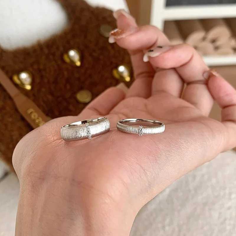 Retro brushed metal matte ring womens gold frosted texture zircon engagement design jewelry gift direct shippingXJ250412