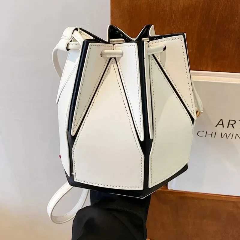 Womens niche folding bag multifunctional messenger bag portable bag high-quality popular summer new 2025 wallet and handbagXJ250412