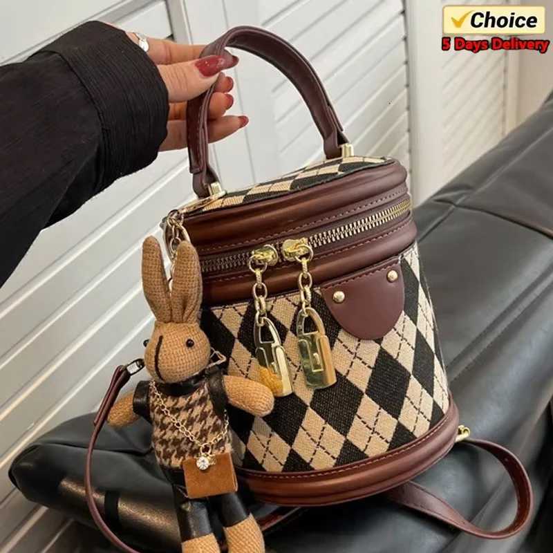 High End Fashion Womens Hand-held Bucket Bag 2024 New Versatile Mobile Phone Small Bag Casual Single Shoulder Diagonal CrossBagT2511112