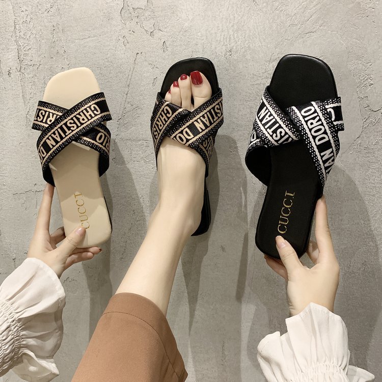 Ladies 2025 summer new foreign trade plus-size net red slippers outside Europe and the United States fashion casual everything a word flat slippers sh