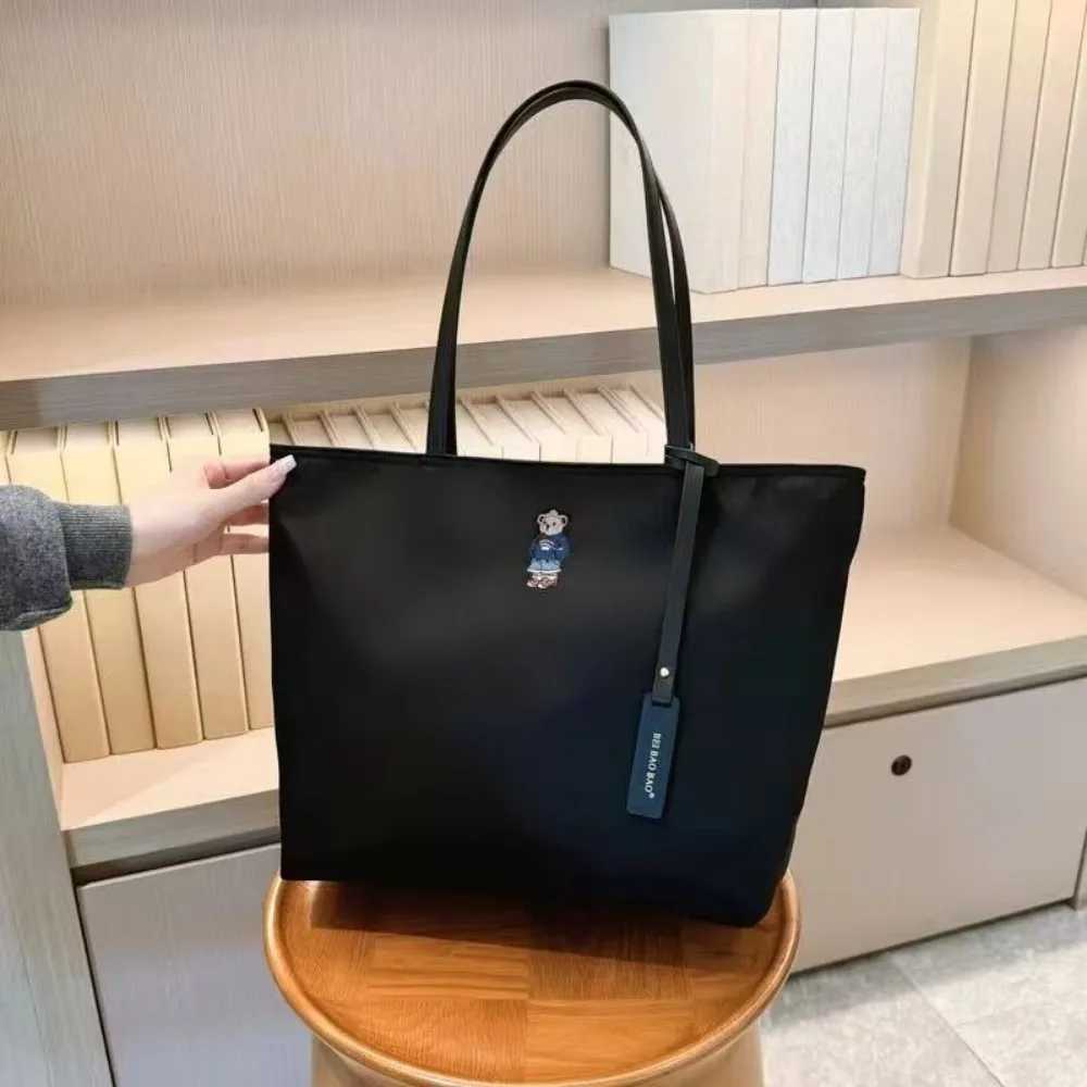 Tote bag ladies 2025 new handbag embroidered small bear nylon bag large capacity class commuting shoulder bagW251112