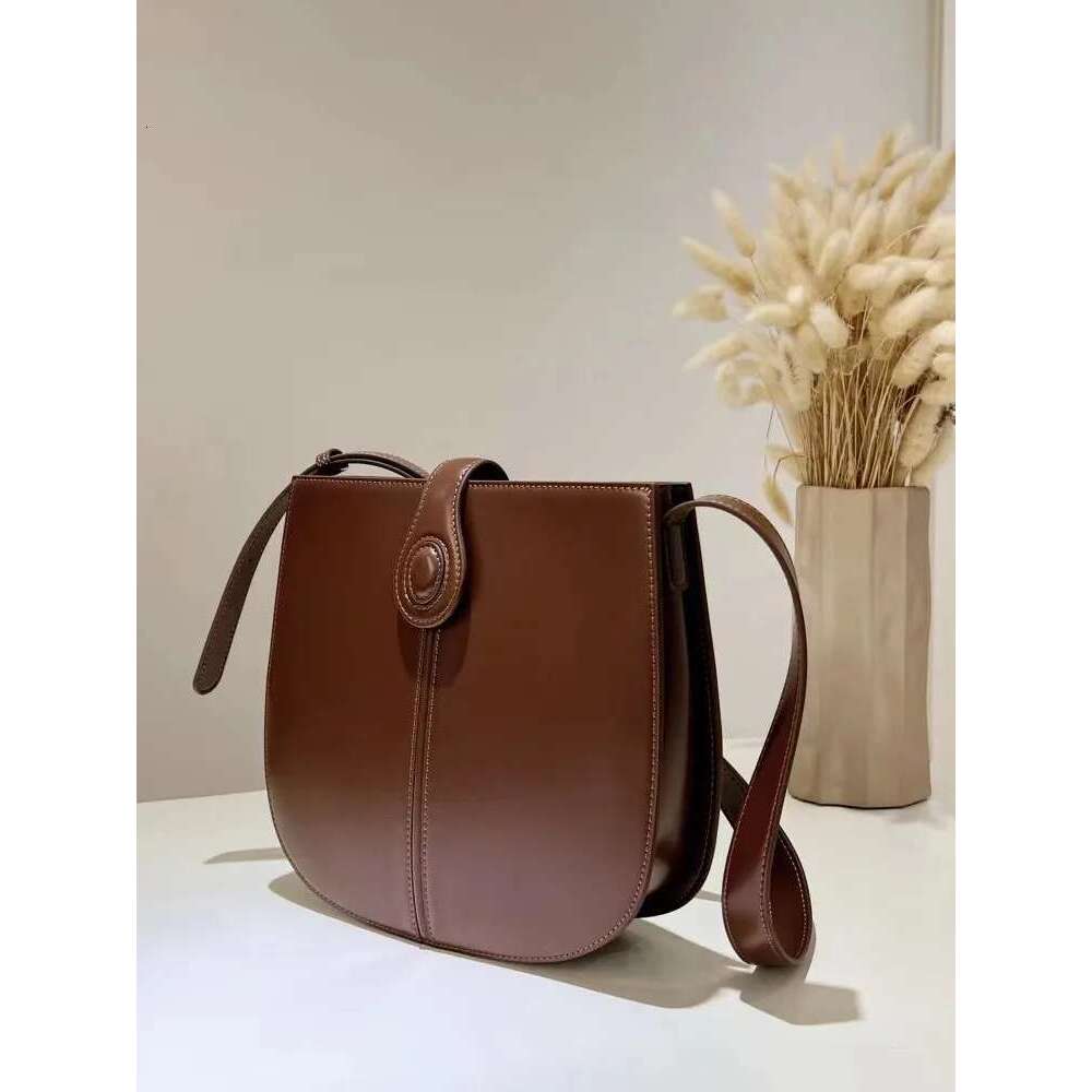Designer Vintage Saddle Women Single Shoulder Handbag Cow Split Leather Red Bucket Female Street Casual Messenger Bag