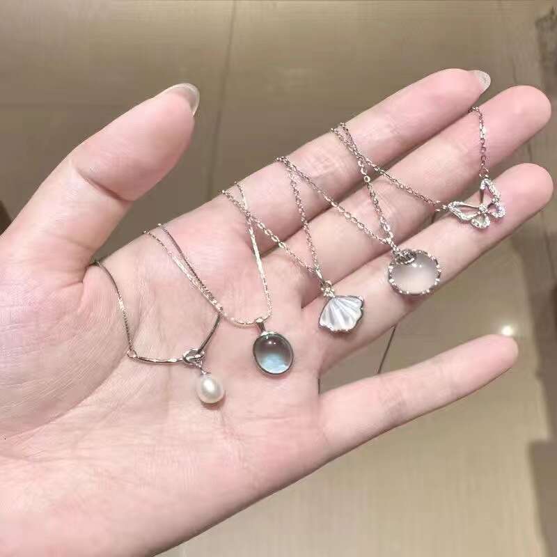 Niche design, temperament, butterfly fairy aura, sier necklace, collarbone chain, westernized personality, high-end feeg, sweet and cool accessory cha