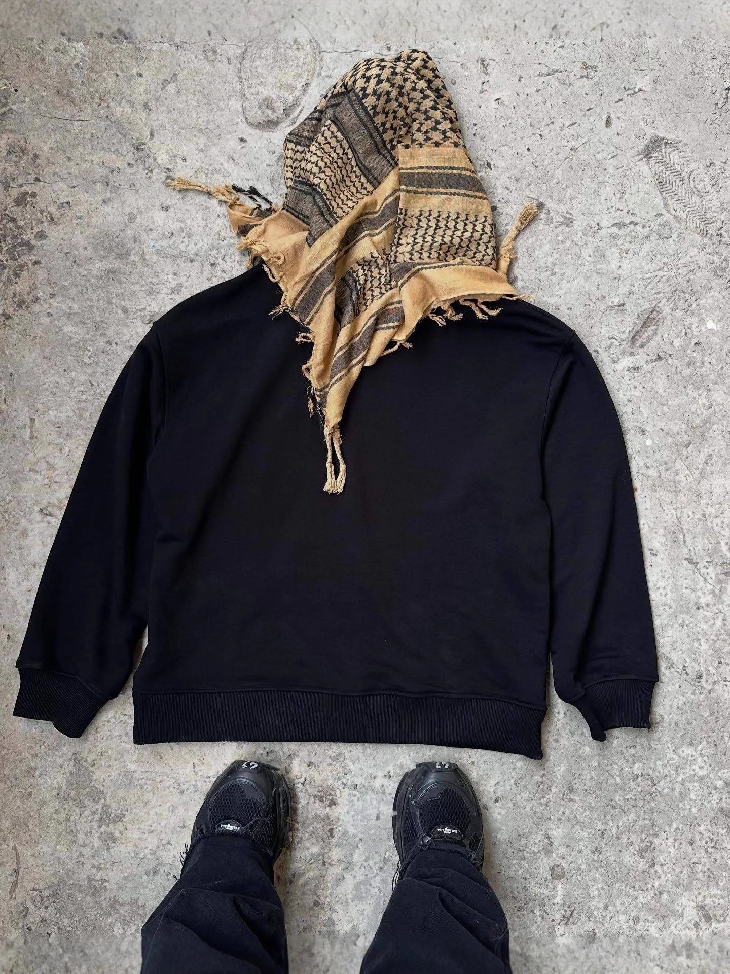 Y2k Retro Style Personalized Headscarf Windproof Hooded Sweatshirt Men and Women Fashionable Street Pullover Sweatshirt 251107