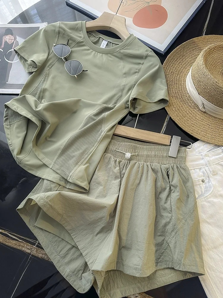 Sports suit summer solid color quick drying round neck short sleeve with inner shorts Running fitness womens set 250411