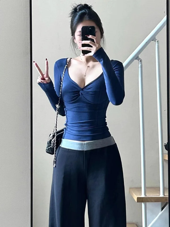 Womens fashionable deep Vneck top long sleeved Tshirt autumn womens sexy low cut solid slim fit 250411e