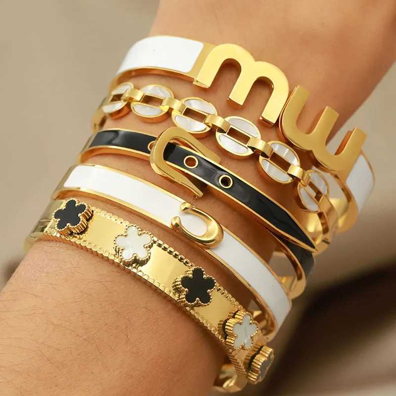 New Sight Stainless Steel Metal Letter M Bangles for Women Fashion Brand Jewelry Unique Flower Bangles Party Accessories GiftsC250411