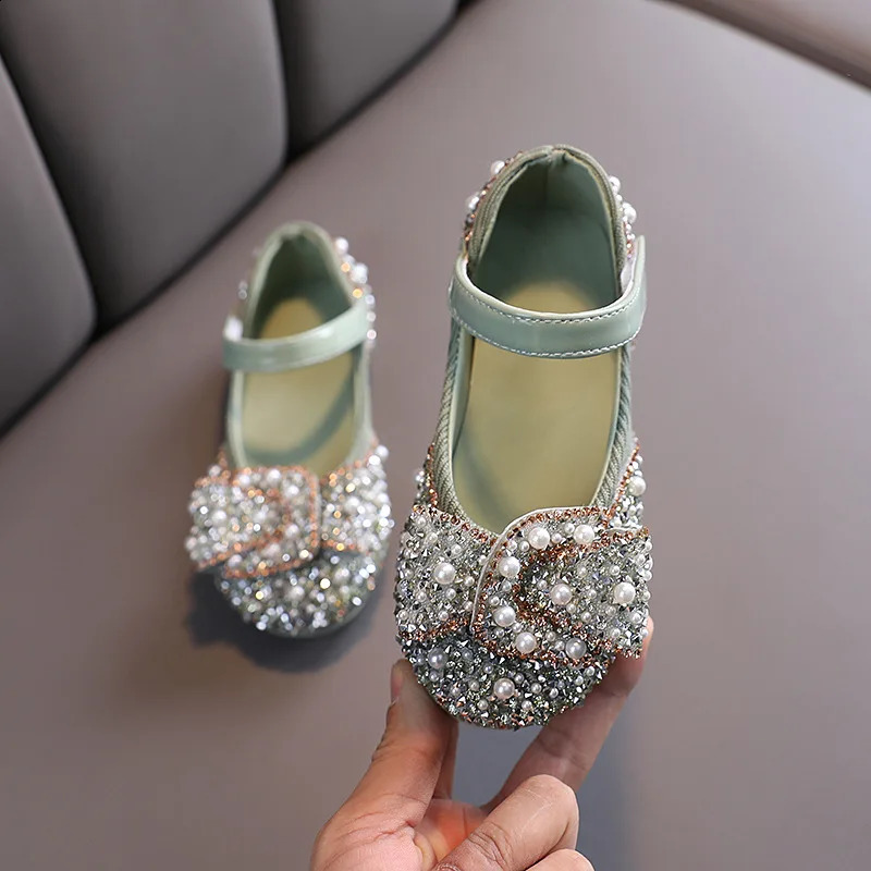 Spring Children casual shoes girls princess flat shoes party shoes glitter bow pearl crystal sparkling baby performance shoes D487 250411