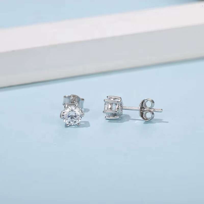 Round Shape Moissanite with 18K Gold Stud Earrings Women Stud Earrings