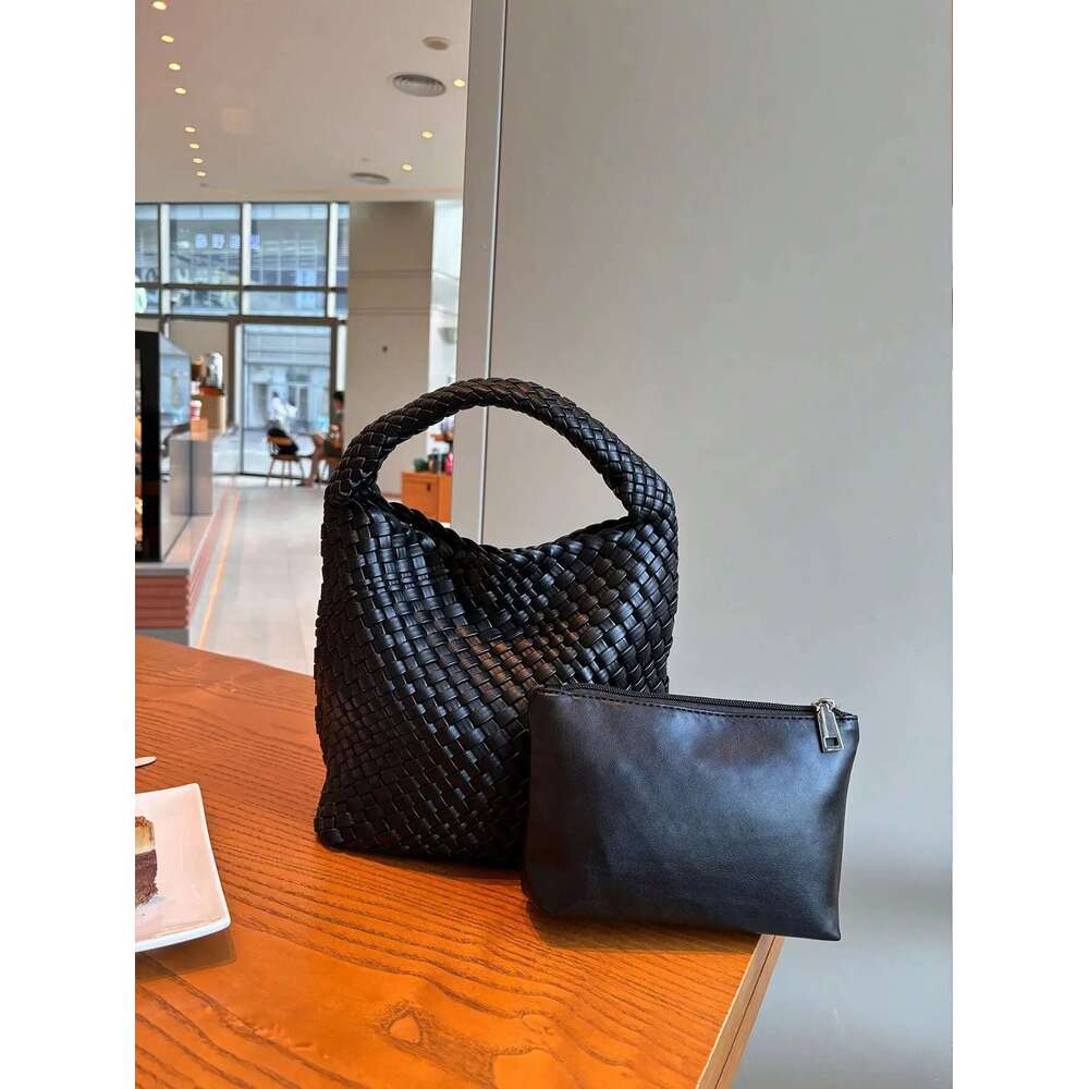 New Portable Fashionable Niche Design Woven Handbag Bucket Shoulder Armpit Simple Retro Style Bag Commuting To Work Whit