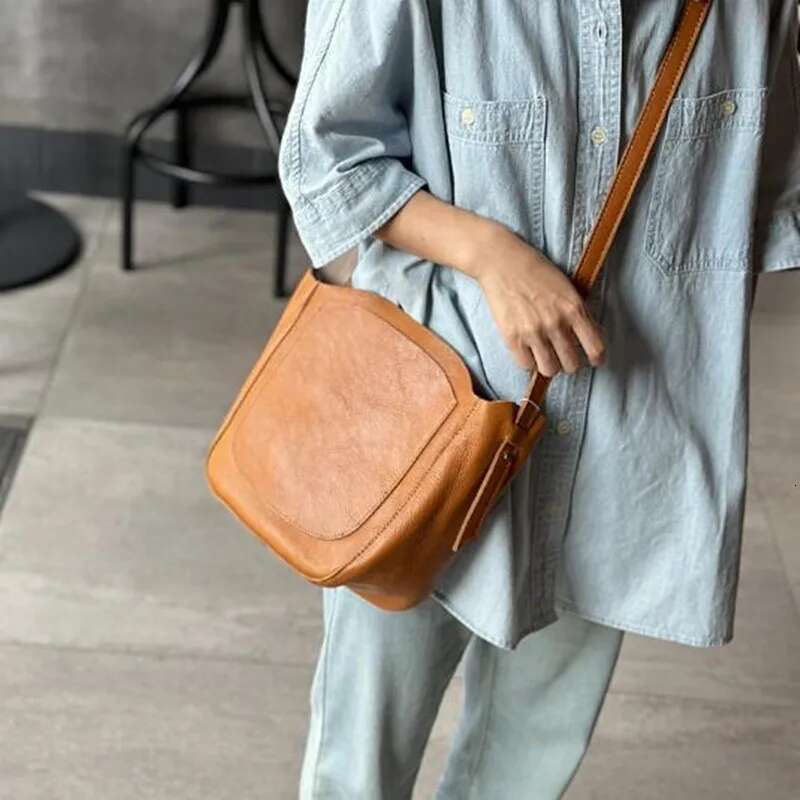 Tanned Cow Leather Crossbody Bag Korea Women Leather Handbag Design Vintage Bucket Phone Shoulder Crossbody Bags
