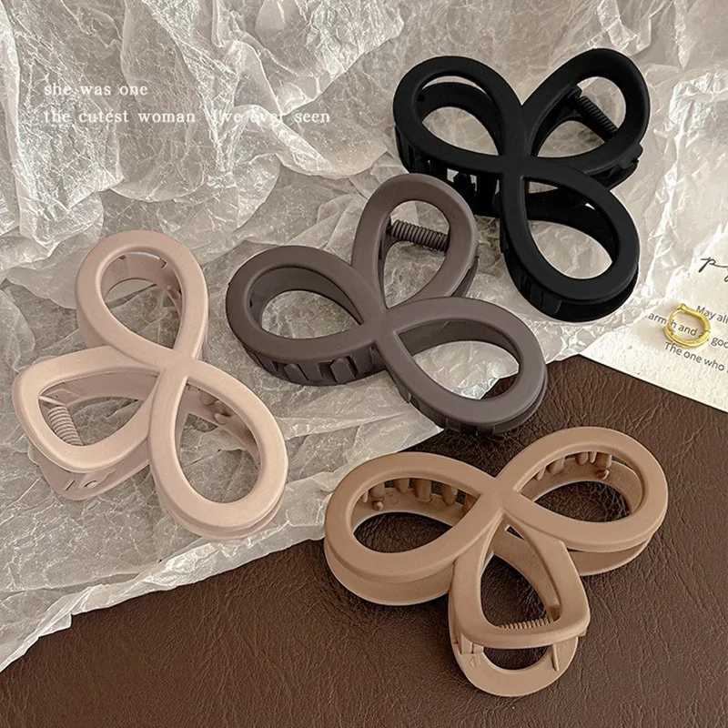 Retro frosted clover womens hair clip elegant shark clip fashionable girl hair clip claw big clip ponytail hair clip crab headband Y2504012