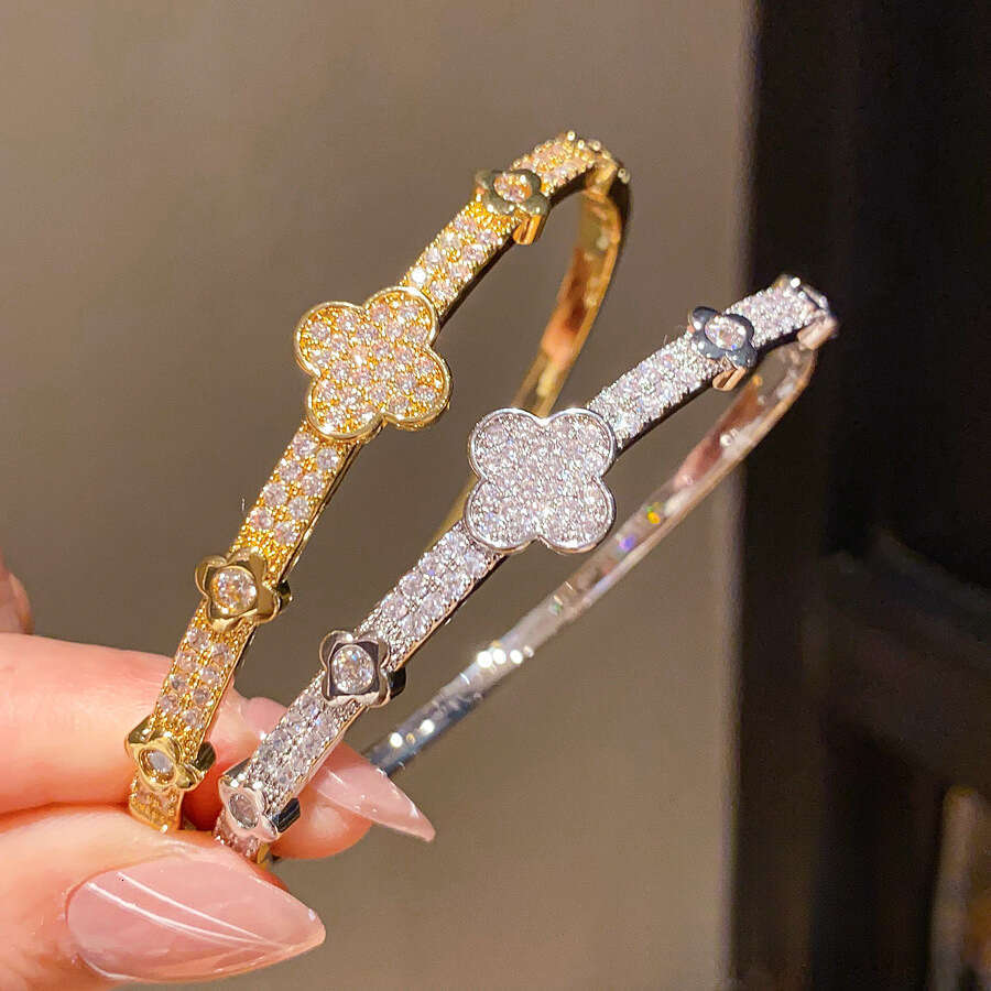 Designer Bracelet Luxury bangle 18K Real Gold Plated Zircon Flower Clasp Bracelet European and American Style Versatile Luxury High-end Jewelry for Wo