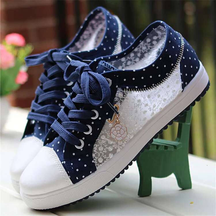2025 Summer New Women's Mesh Canvas Breathable Designer Fashion Walking Shoes Hollow Low Top Vulcanized Shoes