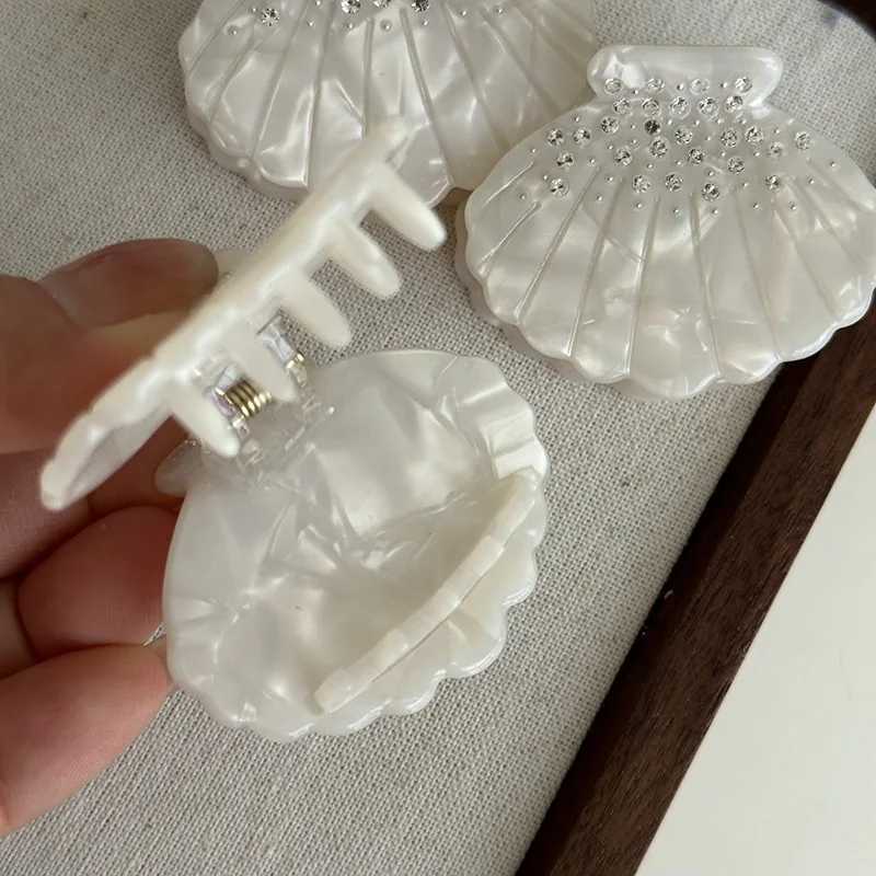 Rhinestone white shell series acetic acid grab clamp niche design grab star shaped grab rear clamp hair accessories Y2504012